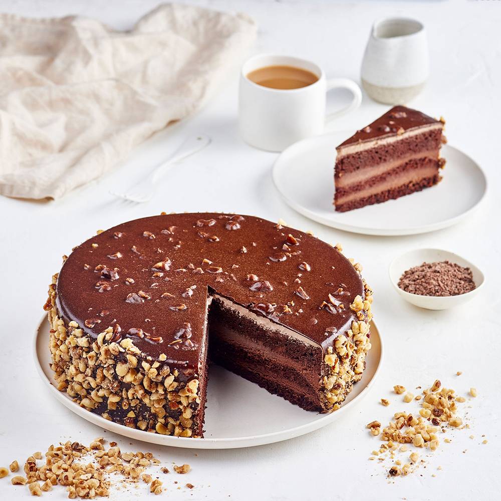 Ferrero Layer Cake 2.34kg Pre Cut 14 Portions